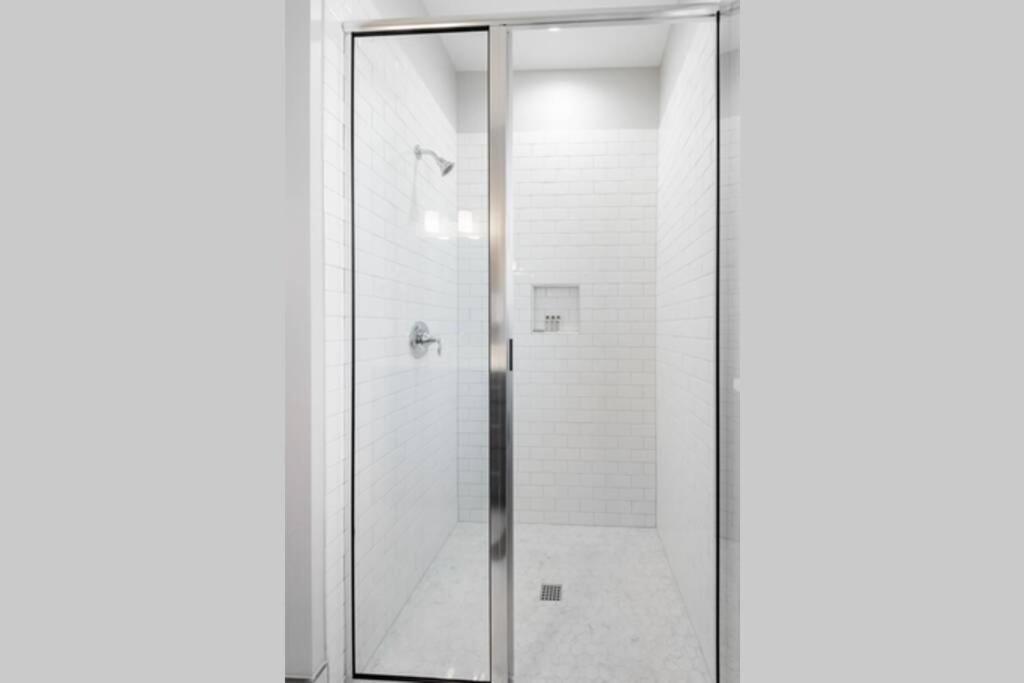 The Cooper Suite At 122 Spring Charleston Bagian luar foto